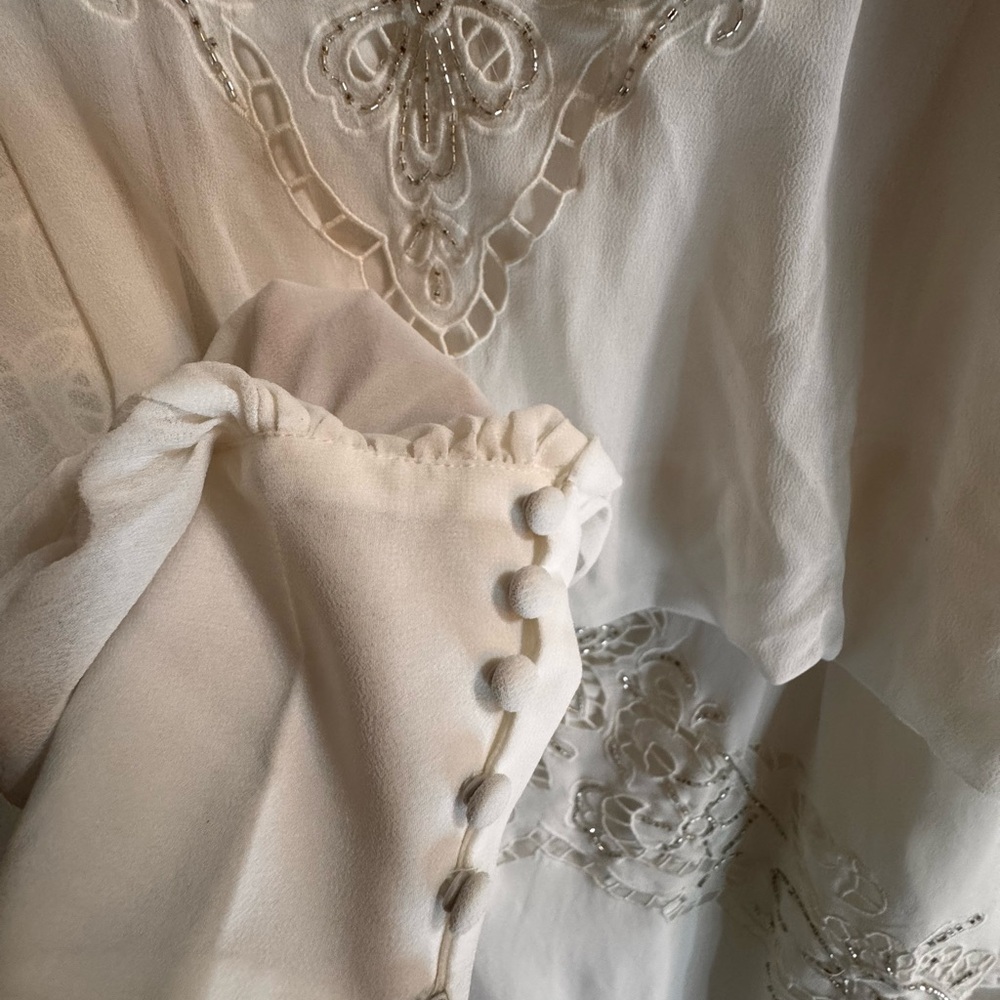 ASOS DESIGN Curve Ella blouson sleeve beaded cutwork wedding dress in cream - Picture 7 of 16